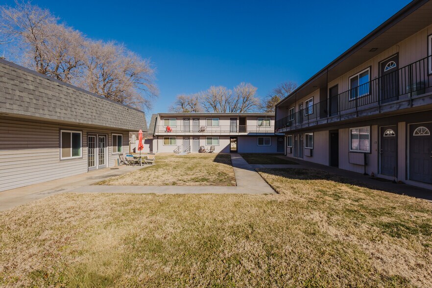 More Photos Of 3007 Sierra Pky, Hutchinson Apartments For Sale