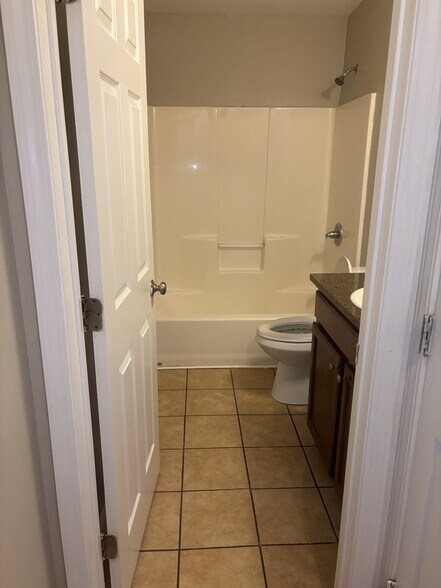 More Photos Of 944-944 Chadwick Dr, Kingsport Apartments For Sale