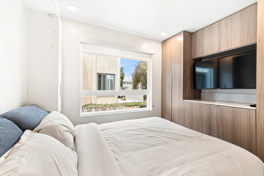 More Photos Of 1743 Butler Ave, Los Angeles Apartments For Sale