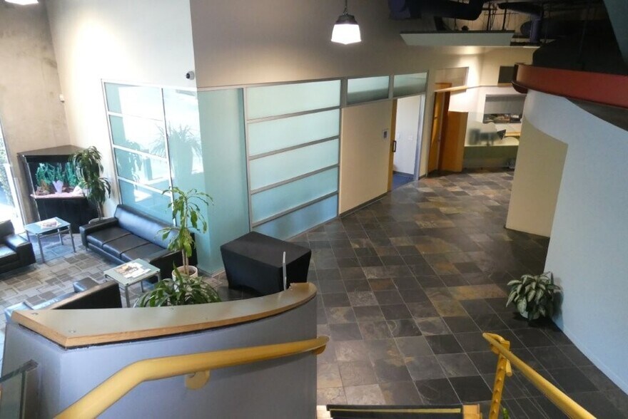 More Photos Of 6100-6120 San Fernando Rd, Glendale Office For Sale