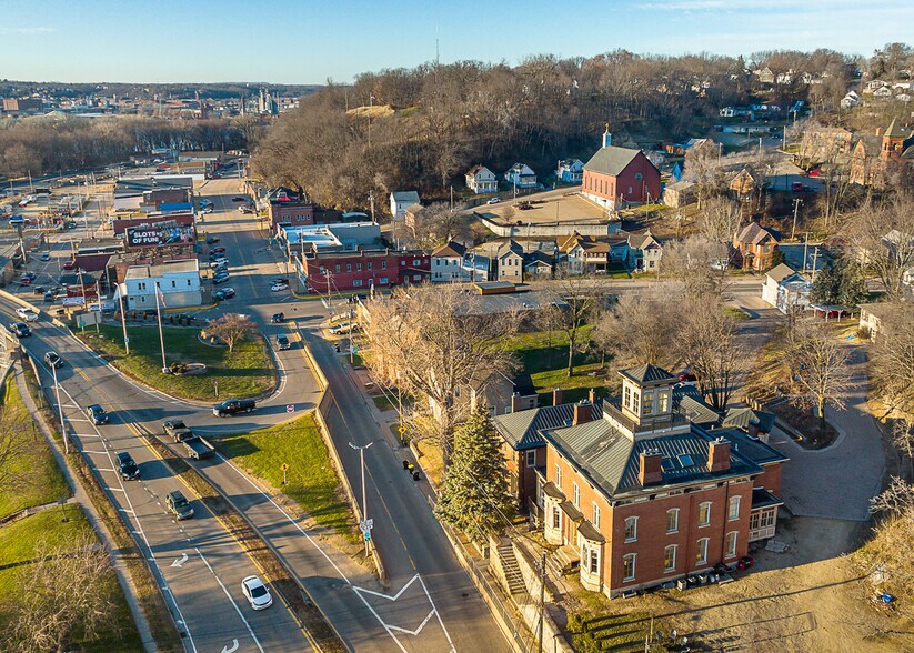 More Photos Of 399 Sinsinawa Ave, East Dubuque Specialty For Sale