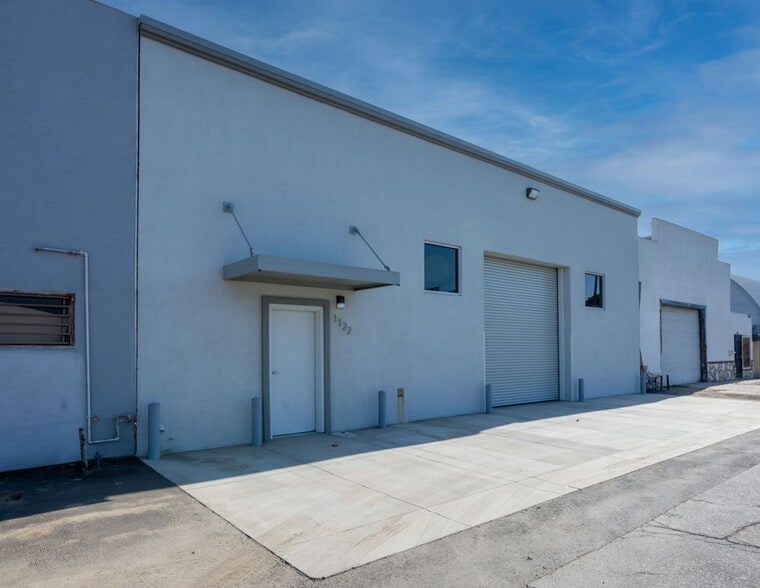 More Photos Of 1122 33rd St, Bakersfield Warehouse For Sale