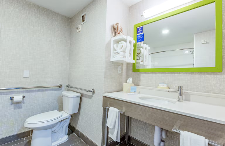 More Photos Of 2700 Green Oaks Rd, Fort Worth Hotel For Sale