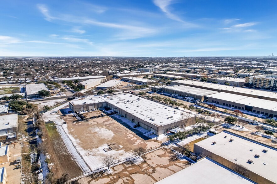 More Photos Of 10420 Metric Blvd, Austin Warehouse For Lease