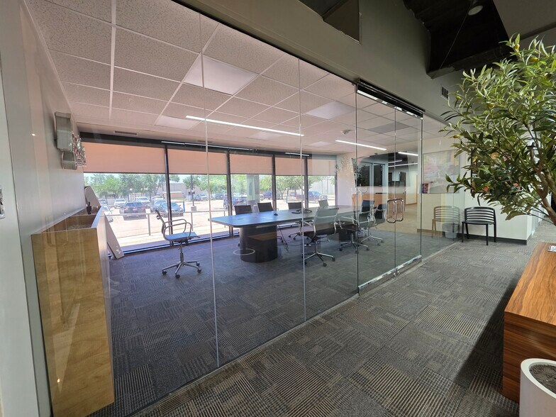 More Photos Of 2100 Valley View Ln, Farmers Branch Office For Lease