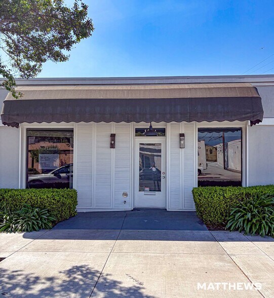 More Photos Of 1224 E Wardlow Rd, Long Beach Storefront For Lease