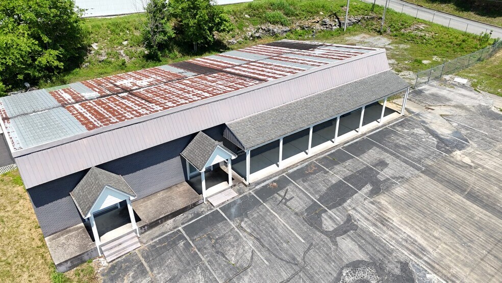 More Photos Of 10894 Nashville Hwy, Liberty Freestanding For Sale