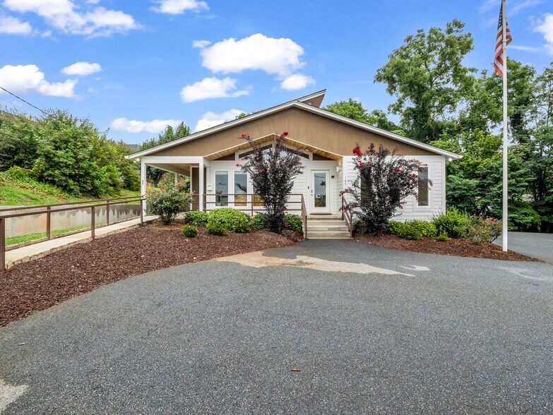 Primary Photo Of 147 E Court St, Rutherfordton Office Residential For Sale