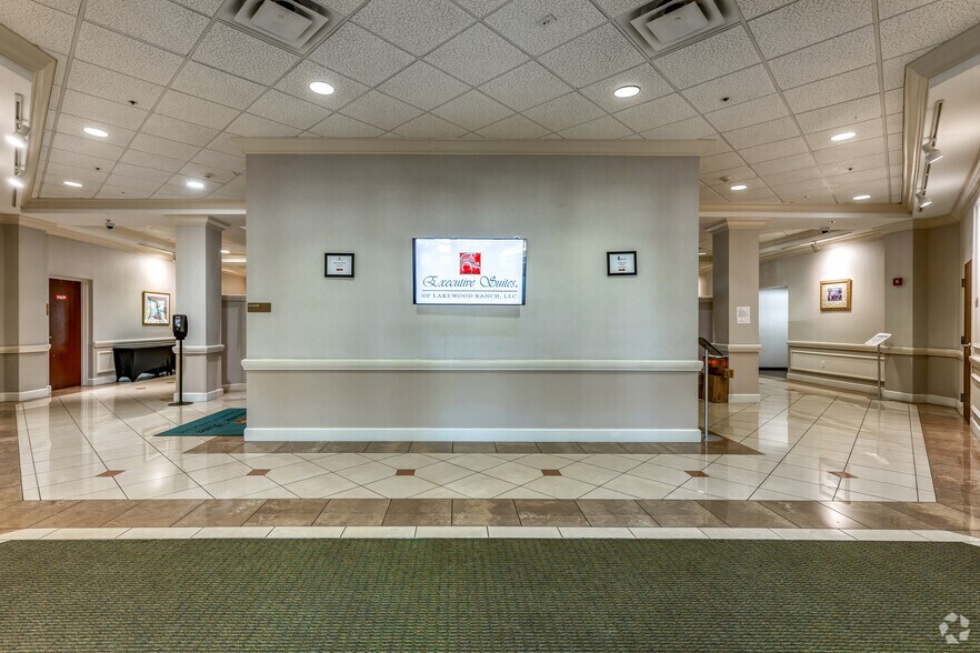 More Photos Of 6151 Lake Osprey Dr, Sarasota Office For Lease