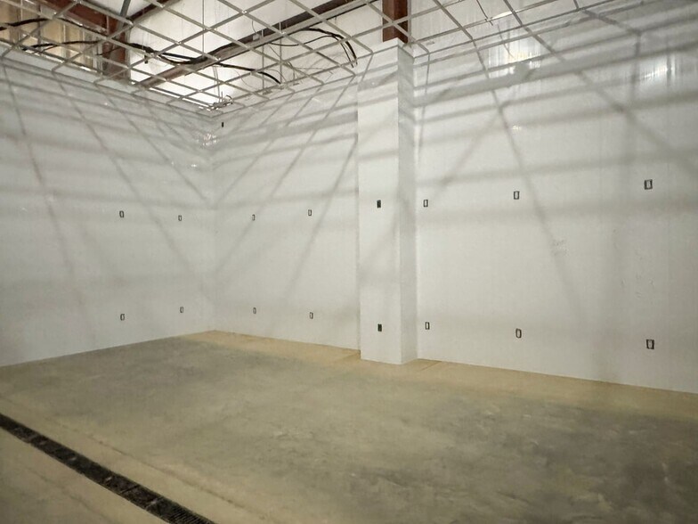 More Photos Of 369 Enterprise Dr, Batesville Industrial For Sale