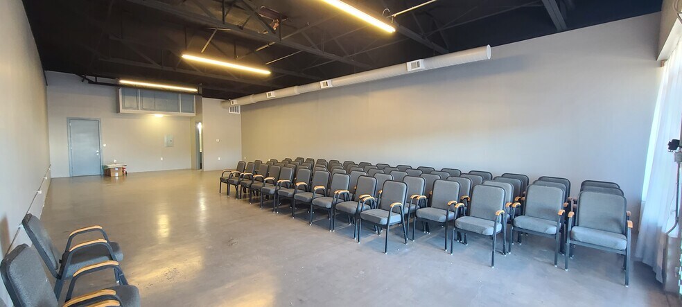 More Photos Of 5520 Military Pky, Dallas Industrial For Sale