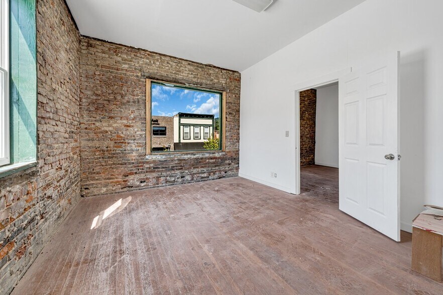 More Photos Of 227 Cedar Ave, South Pittsburg Freestanding For Sale
