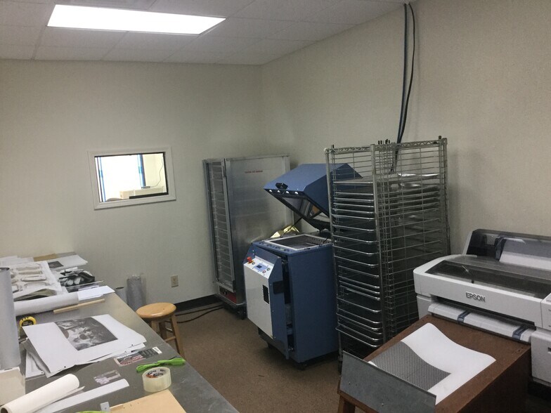 More Photos Of 1225 Coronet Dr, Dalton Office For Lease