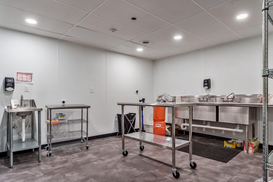 More Photos Of 4312 20th St, Rockford Religious Facility For Sale