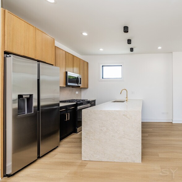More Photos Of 3018 Polk st, Chicago Apartments For Sale