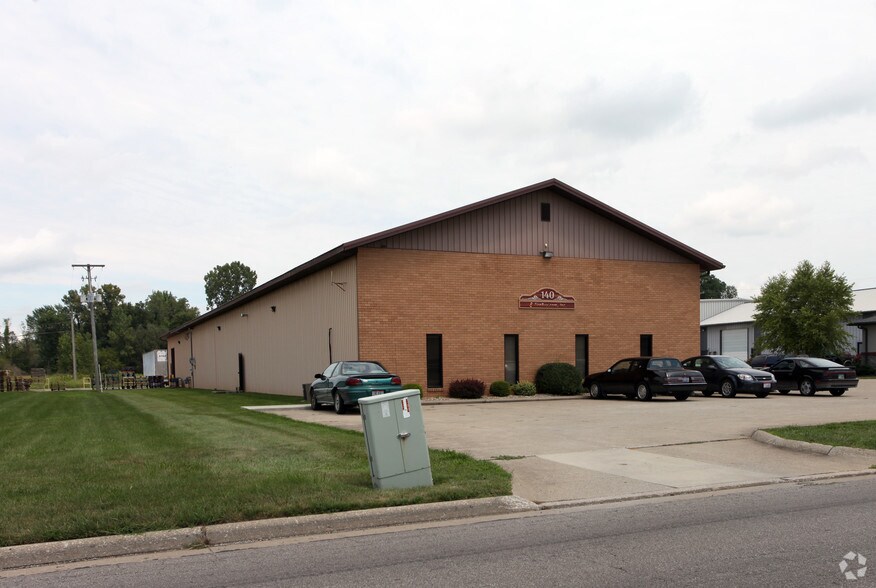 More Photos Of 140 Lexington-Industrial Dr, Mansfield Warehouse For Lease