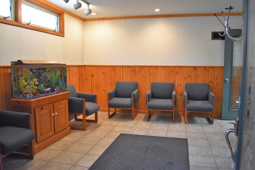 More Photos Of 5576 Mayfield Rd, Cleveland Freestanding For Sale