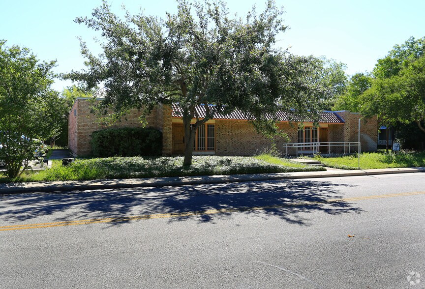 More Photos Of 400 Baltimore Ave, San Antonio Medical For Sale