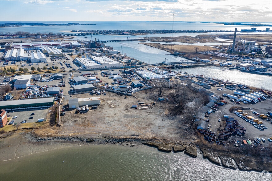 More Photos Of 1069R Western Ave, Lynn Land For Lease