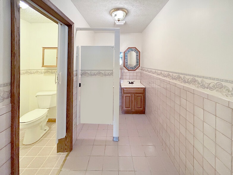 More Photos Of 2625 Industrial Dr, Bedford Religious Facility For Sale