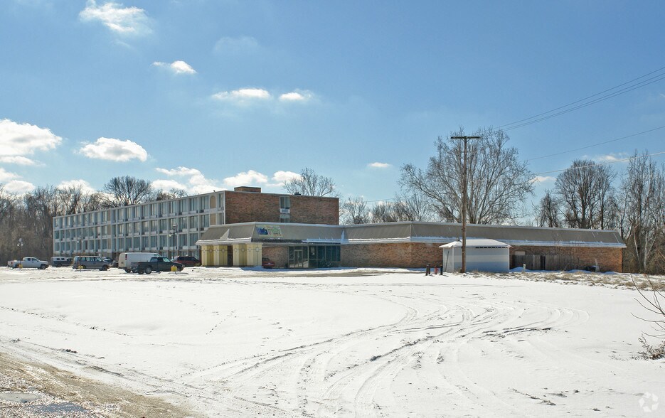 More Photos Of 70 Private Road 302, South Point Hospitality For Sale