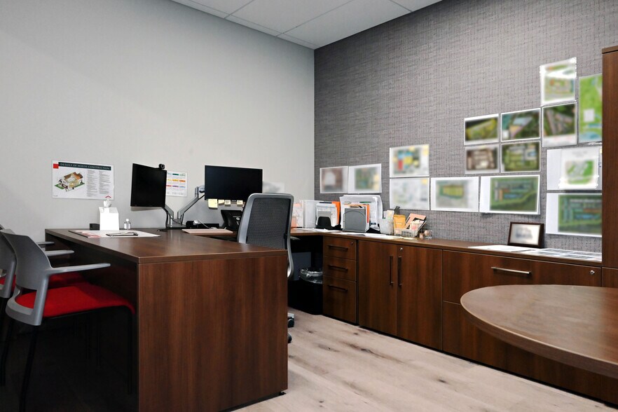 More Photos Of 6783 Wellington Road 34, Cambridge Specialty For Lease