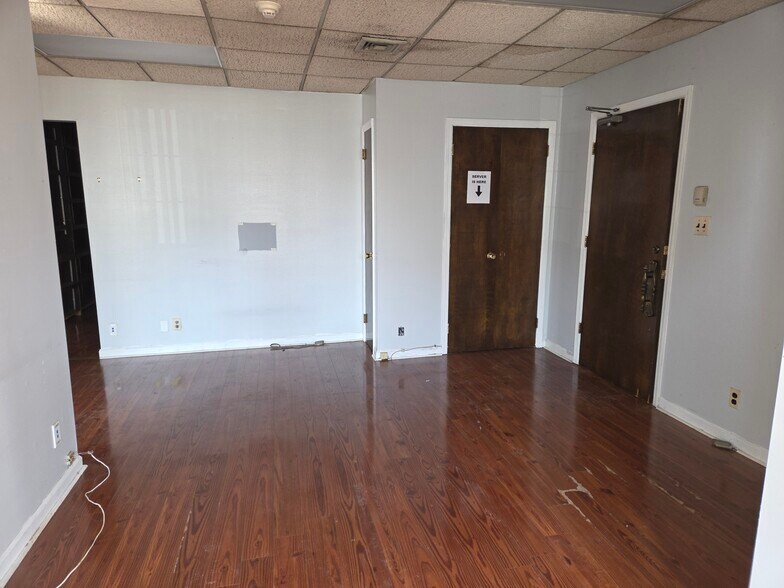 More Photos Of 683 Kearny Ave, Kearny Office For Sale