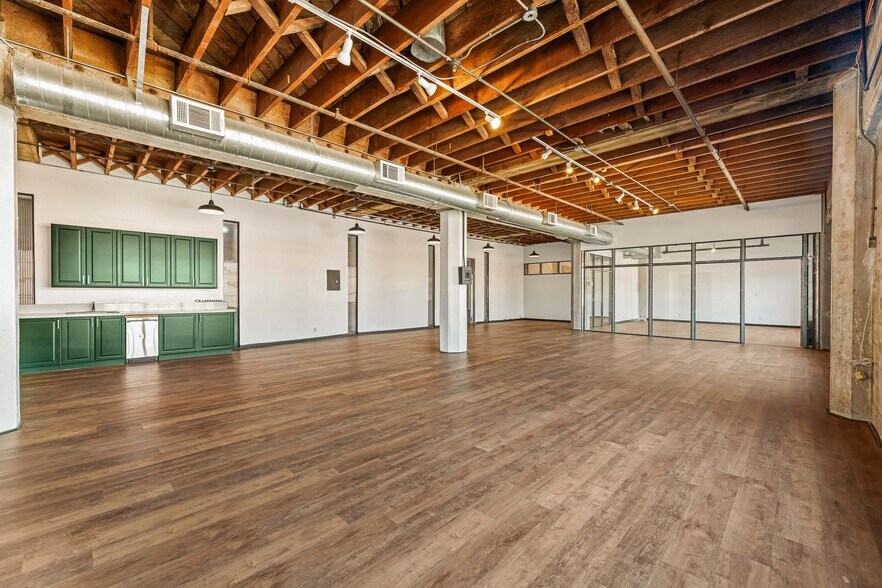More Photos Of 932 Wilson St, Los Angeles Loft Creative Space For Lease