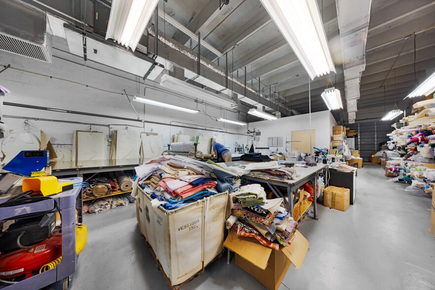 More Photos Of 2693 W 76th St, Hialeah Warehouse For Sale