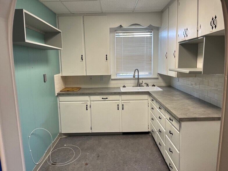 More Photos Of 3104 W Kennewick Ave, Kennewick Office For Lease