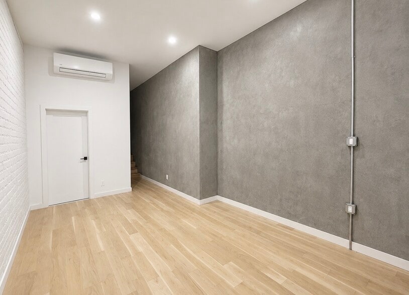 More Photos Of 157 Huron St, Brooklyn Apartments For Lease