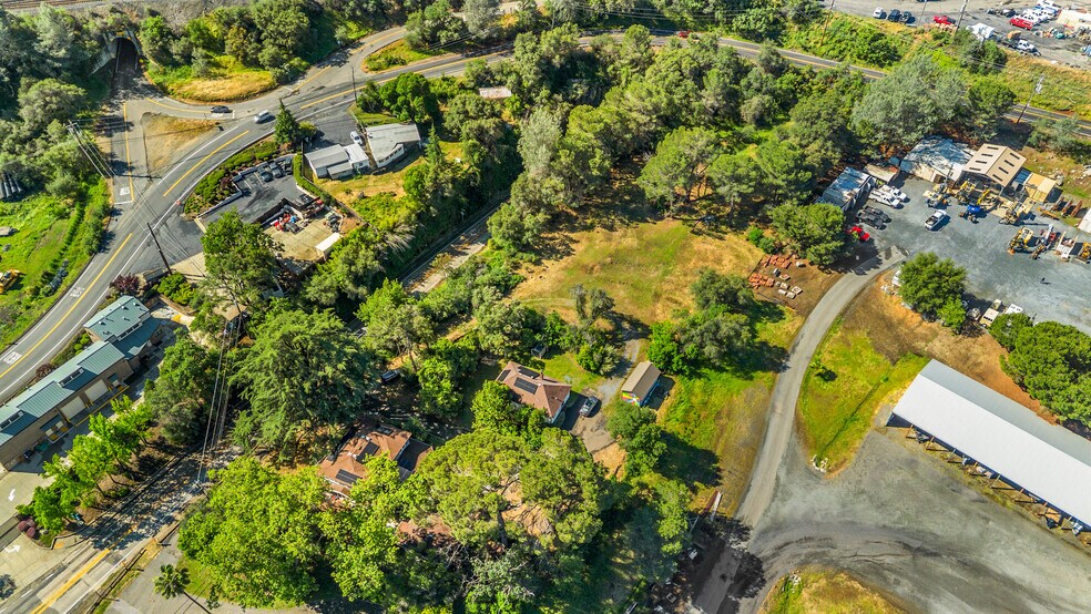 More Photos Of 320 Taylor Rd, Newcastle Specialty For Sale