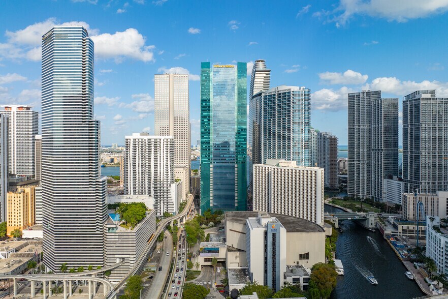 More Photos Of 333 SE 2nd Ave, Miami Office For Lease