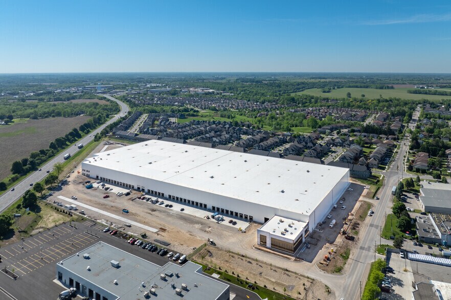 More Photos Of 151 Garden Ave, Brantford Distribution For Lease