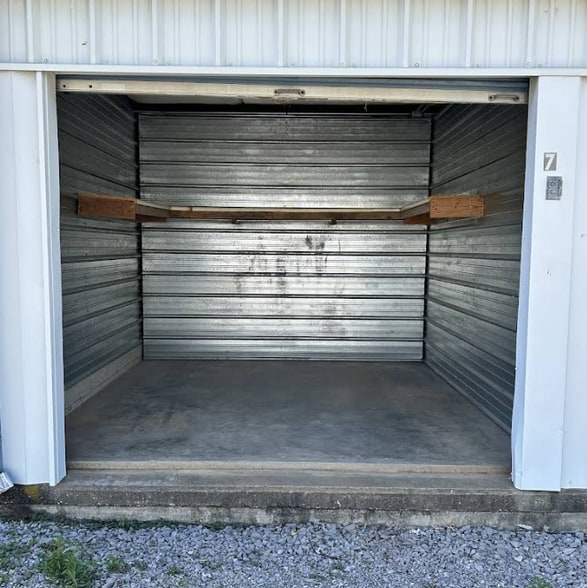 More Photos Of 455 Penchem Rd, Trenton Self Storage For Lease