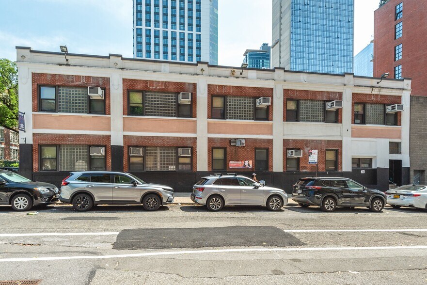 More Photos Of 2804 41st Ave, Long Island City Apartments For Sale