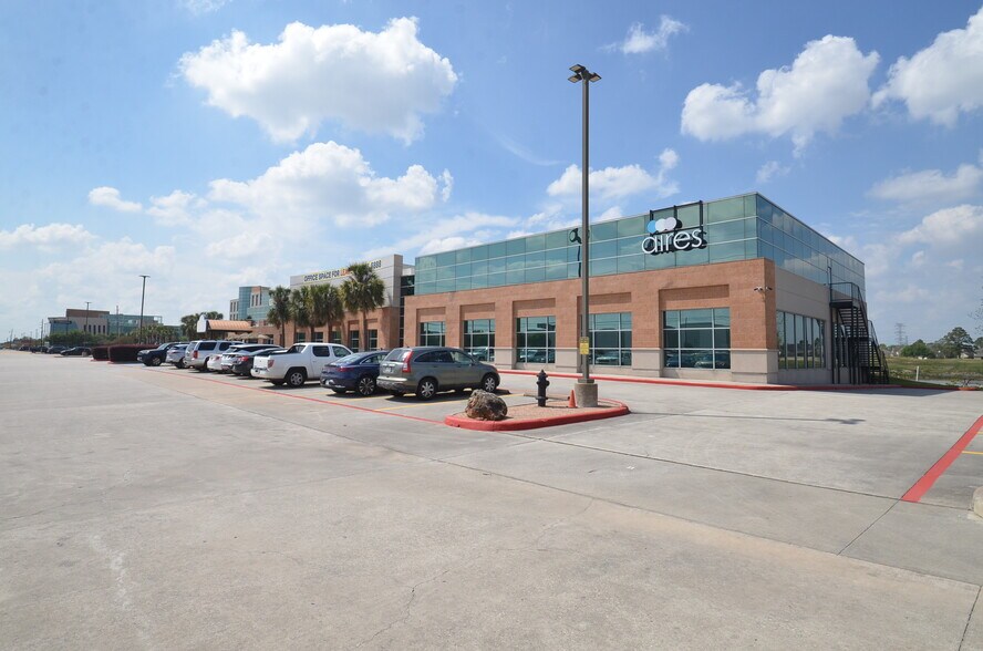 More Photos Of 7900 N Sam Houston Pky W, Houston Office For Lease