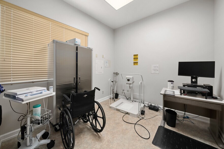 More Photos Of 71-75 N Main St, Templeton Office For Lease