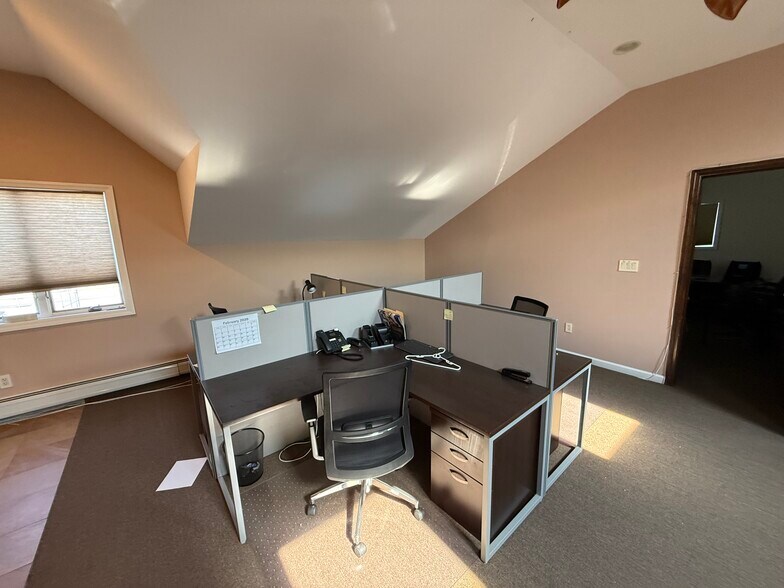 More Photos Of 9 Degnon Blvd, Bay Shore Office For Sale