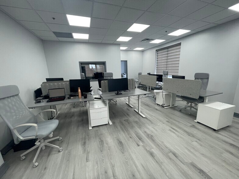 More Photos Of 1241 Strasburg Rd, Kitchener Storefront Retail Office For Sale