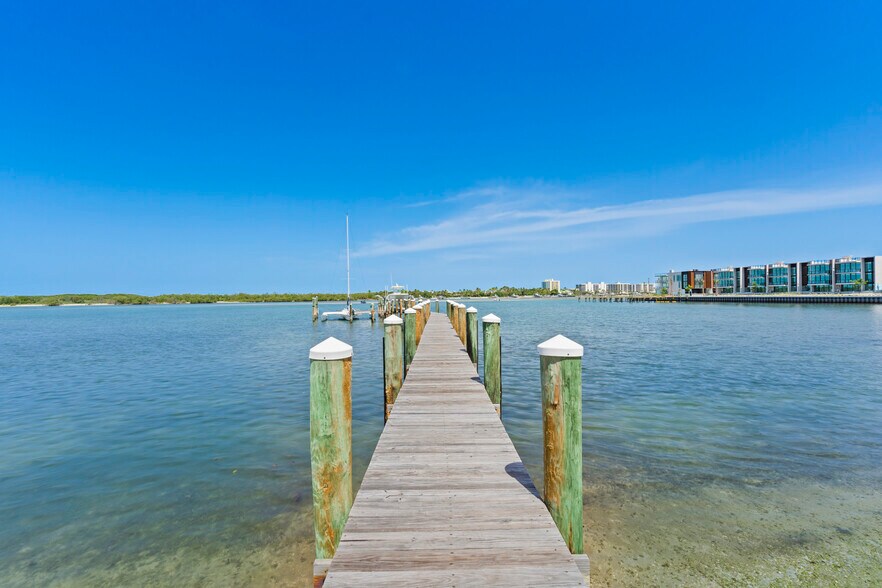 More Photos Of 18947 SE Federal Hwy, Jupiter Freestanding For Sale