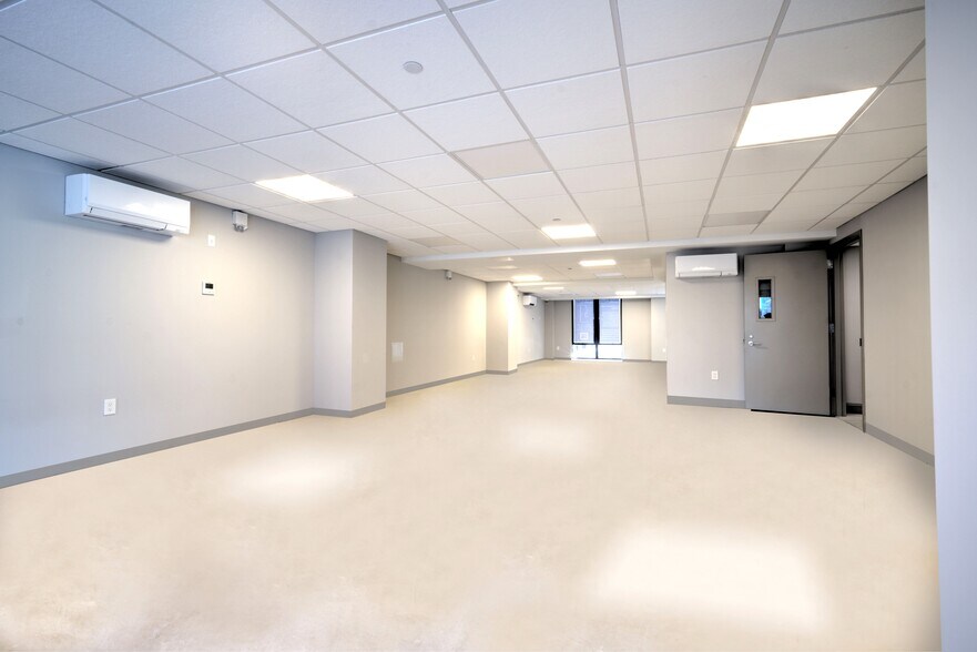 More Photos Of 2619 2nd St, Astoria Apartments For Lease