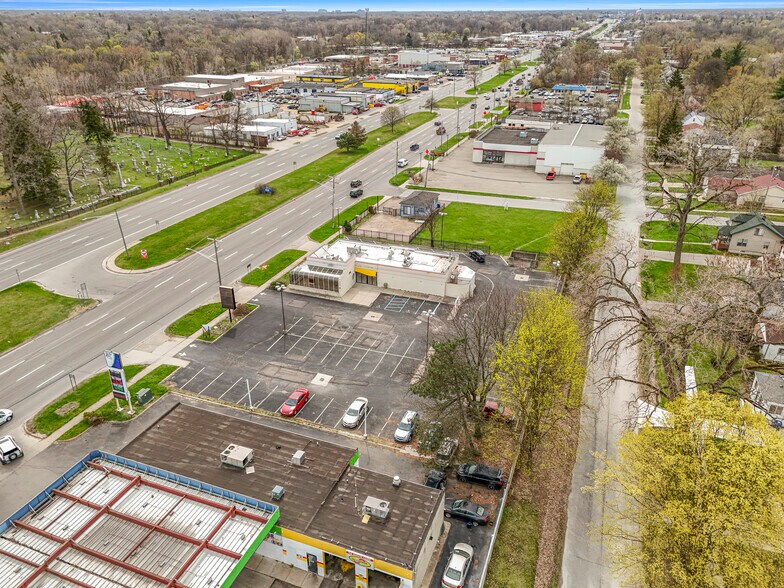 More Photos Of 15839 Telegraph Rd, Redford Township Fast Food For Lease