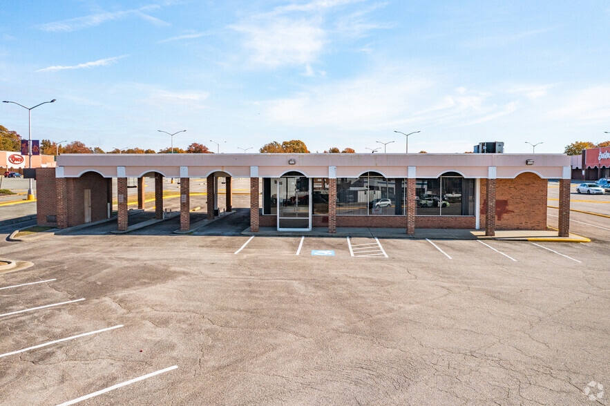 More Photos Of 100-404 Cavalier Sq, Hopewell Unknown For Lease