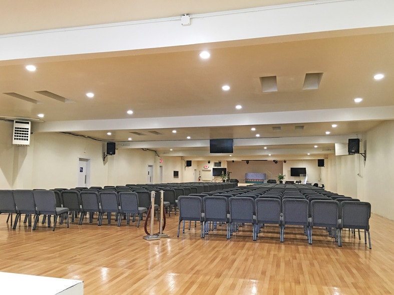 More Photos Of 2618 San Pablo Ave, Berkeley Freestanding For Lease