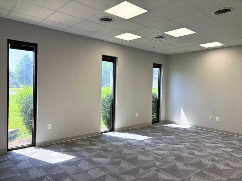 More Photos Of 3030 Horseshoe Ln, Charlotte Warehouse For Lease