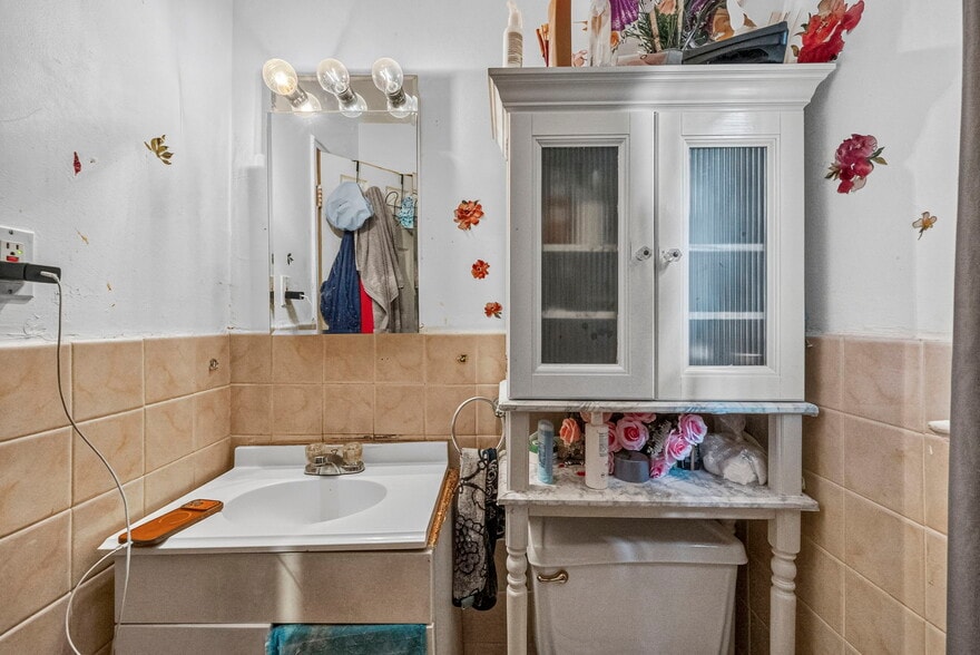 More Photos Of 308 Columbus Pl, New Brunswick Apartments For Sale