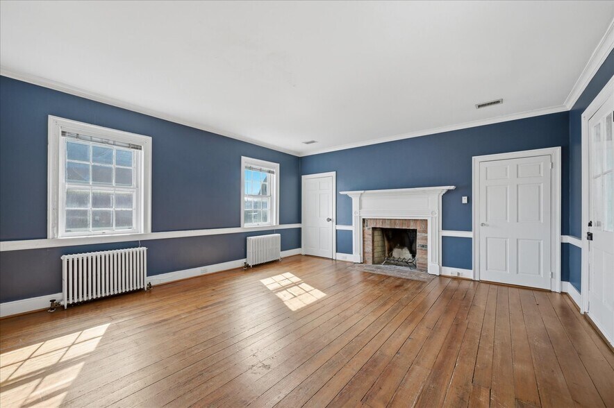 More Photos Of 217 W Boscawen St, Winchester Restaurant For Sale