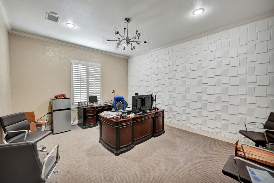 More Photos Of 4313 N County Rd W, Odessa Office For Sale