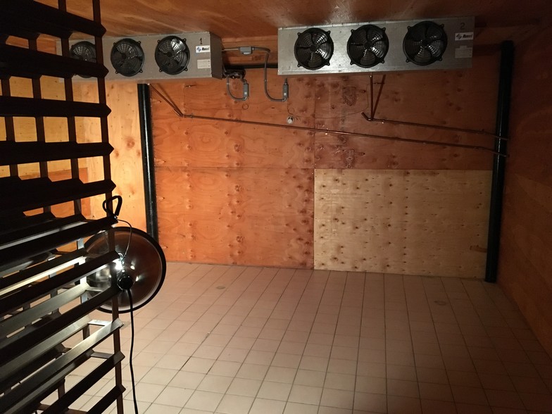 More Photos Of 800 E Boston Post Rd, Mamaroneck Storefront For Sale